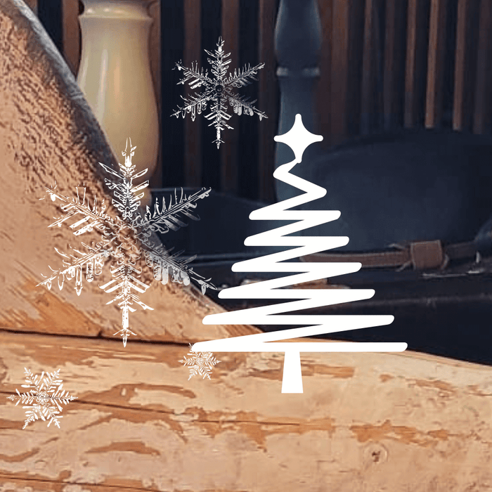 Vintage Schaukelpferd und Koffer mit Stickern, Weihnachtsdeko, nachhaltiges Interior bei Vintage Kontor