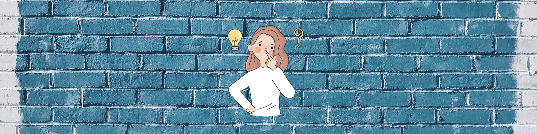 Frau denkt vor blauer Vintage Backsteinwand, Glühbirne und Fragezeichen, Upcycling, Farbe