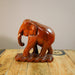 Geschnitzter Elefant aus Holz -