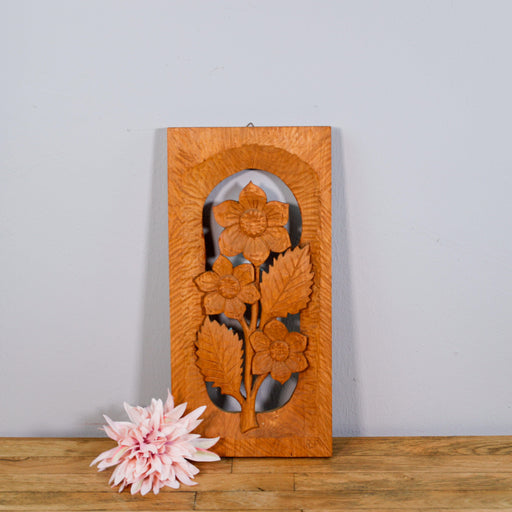Geschnitztes Bild, Blumen aus Holz -