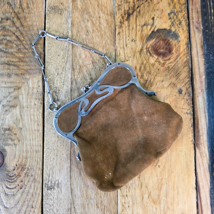 Wildleder Abendtäschchen mit versilbertem Beschlag-Vintage Kontor-Vintage Kontor