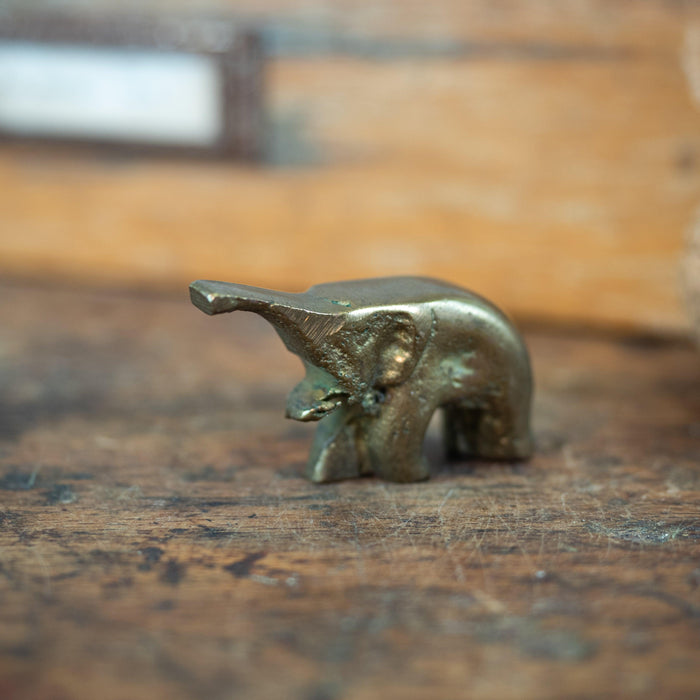 Kleine Messingfigur Elefant, Setzkastenfigur -