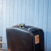Schwarzer Koffer mit abgerundeten Ecken und Ledertag-Koffer-Vintage Kontor-Vintage Kontor