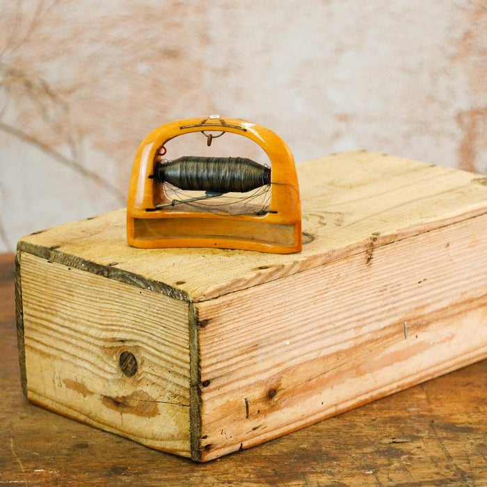 Wickelgerät mit Garn aus Holz-Vintage Kontor-Vintage Kontor